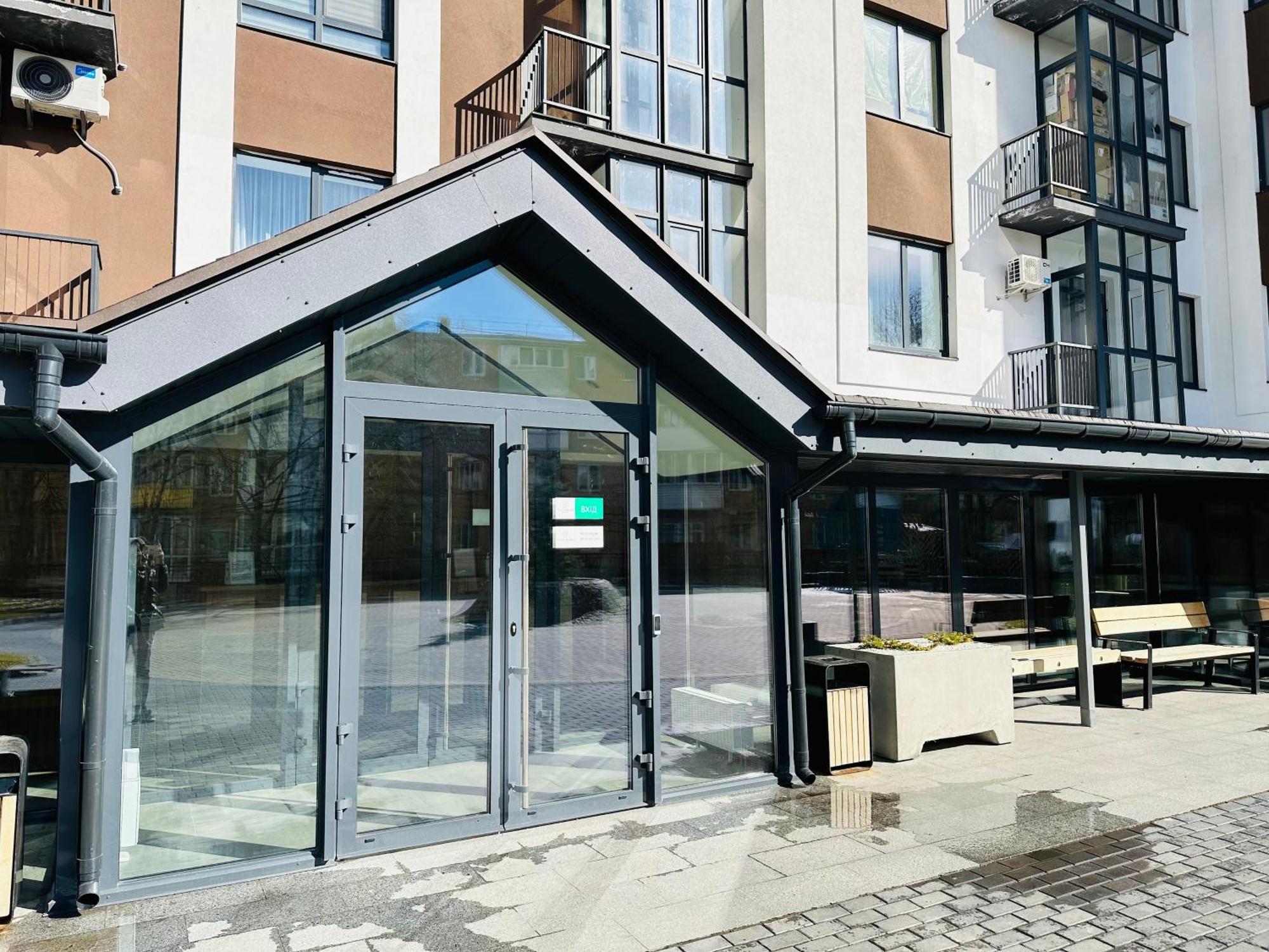 Modern Apartments With A Coffee Machine In The City Center, A View Of The City Riwne Exterior foto