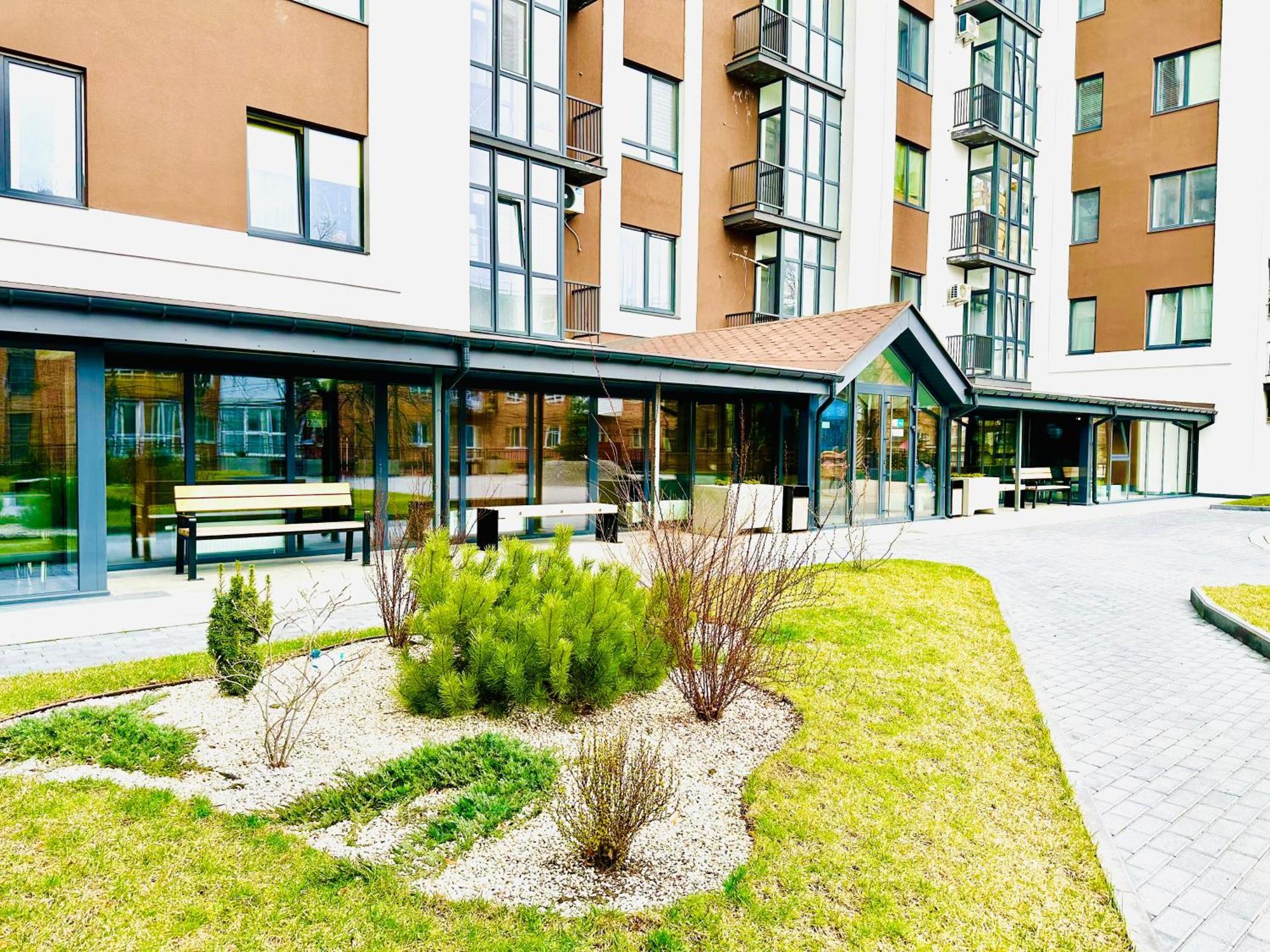 Modern Apartments With A Coffee Machine In The City Center, A View Of The City Riwne Exterior foto